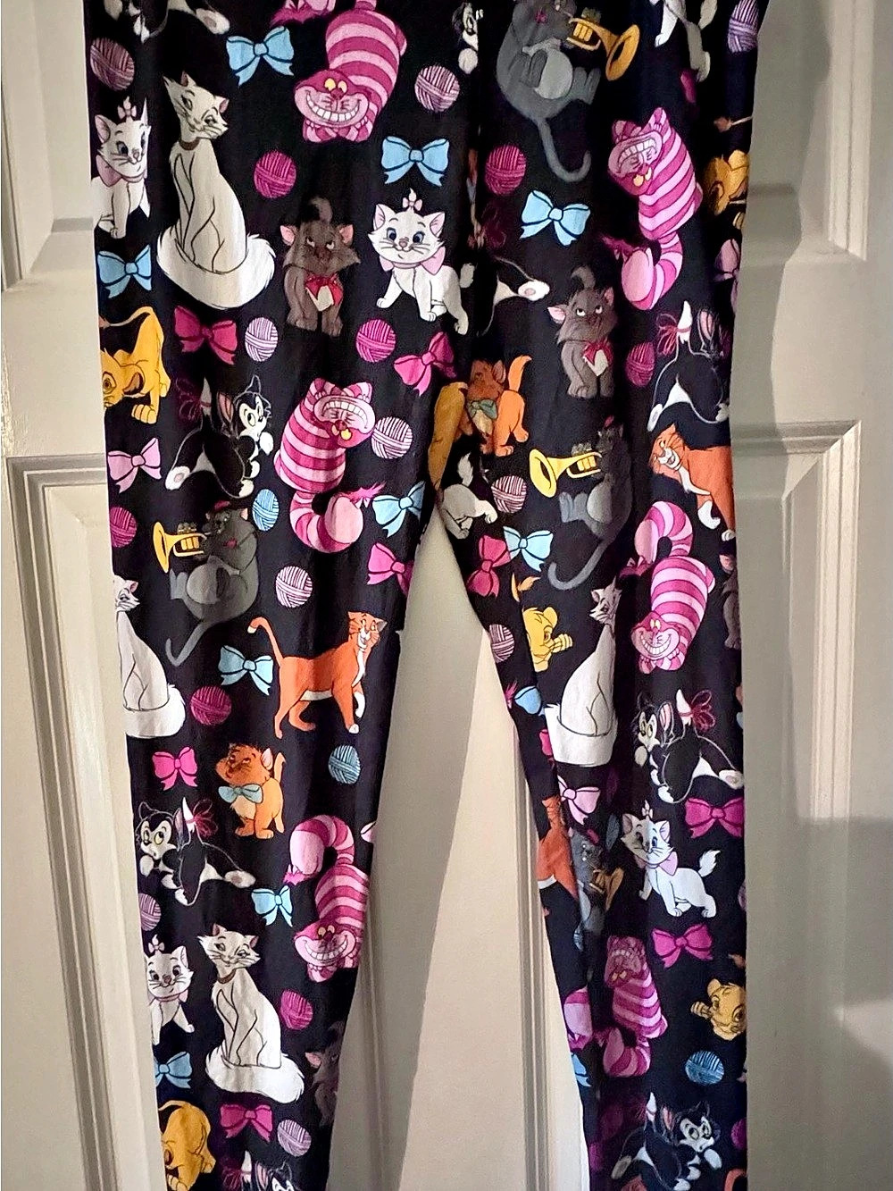 Disney Cats Leggings Black & Pink Size Large Like New